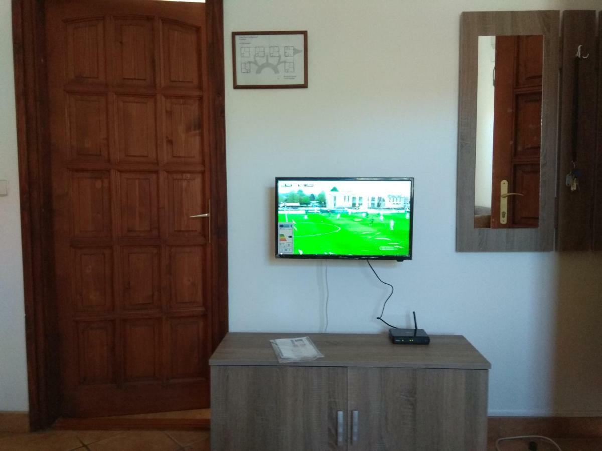 Nadas Panzio Tiszafured Bagian luar foto